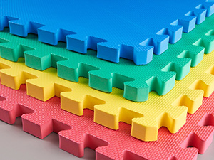 央视曝光近9成EVA儿童地垫含甲酰胺,中国有毒有害物质法规体系的建立刻不容缓